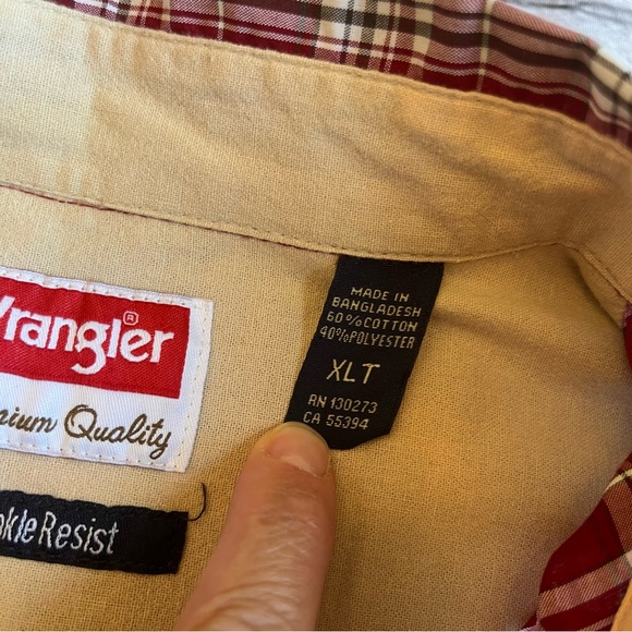 Wrangler XLT Button Down Plaid Mens Shirt - Picture 6 of 8